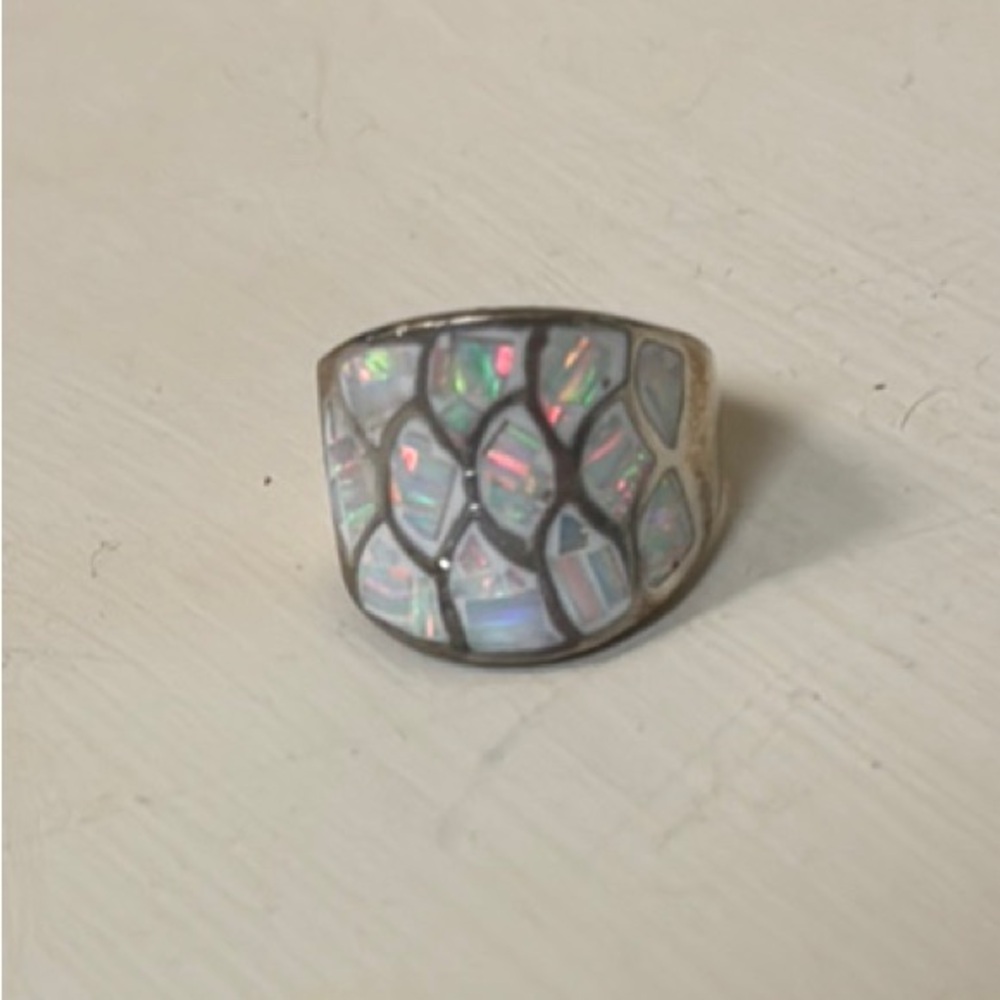 Elegant Silver and White Women's Ring